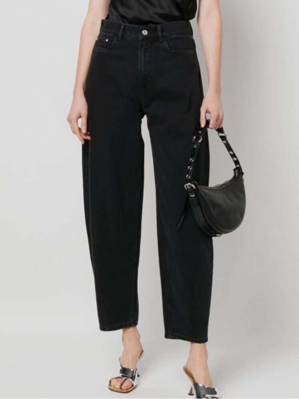 Wandler perfect barrel jeans. Chamomile fit in black